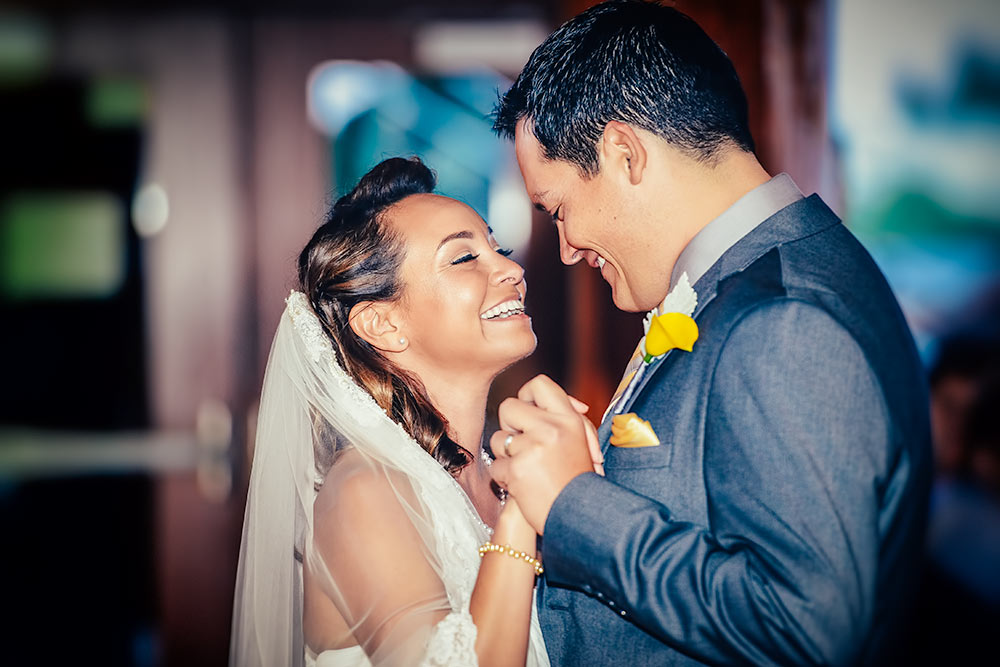 A first dance with bride and groom caught on camera