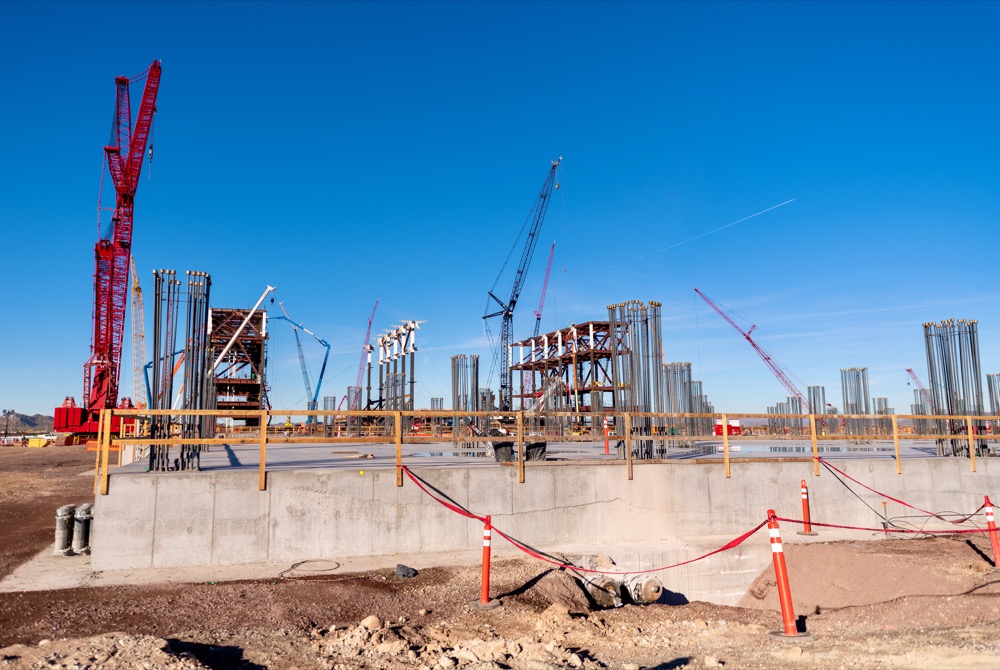 Foundations and steel columns on the TSMC Arizona construction site in Phoenix — photo 3