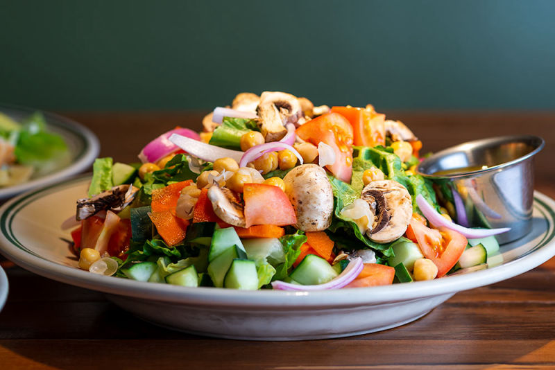 Crisp salad with fresh vegetables